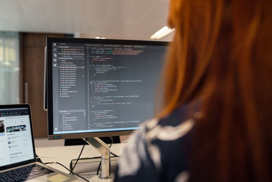 Shopify Vs WooCommerce - Developer Coding Web Store Overview