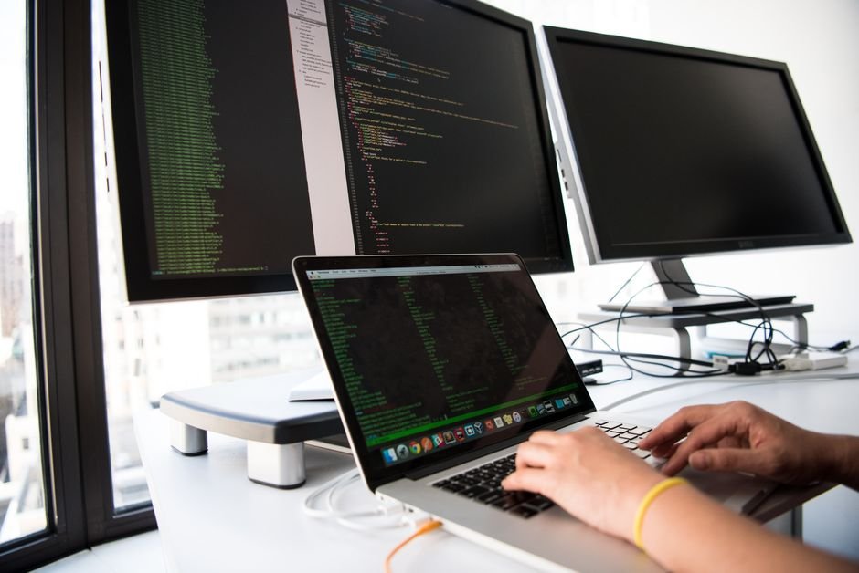 Shopify B2B Features - Enterprise Ecommerce Backend Developer Screen Overview