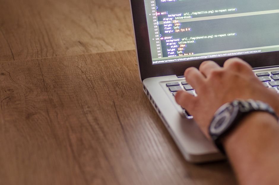 Shopify INP Optimization - Developer Analyzing Web Performance Metrics Overview